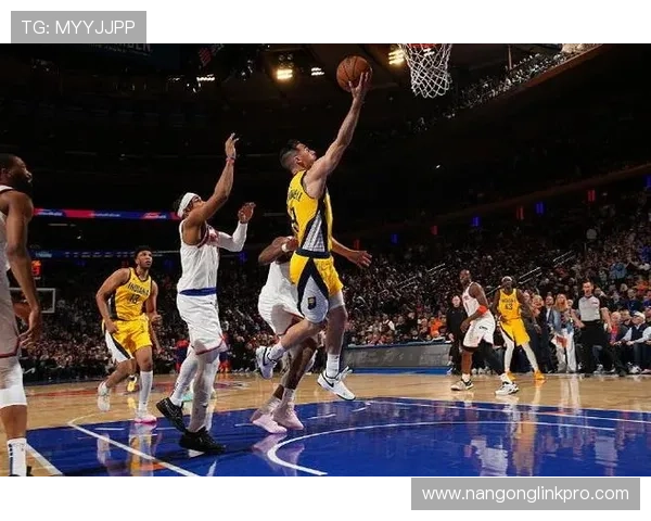 尼克斯在NBA赛季中的关键比分回顾与精彩瞬间分析